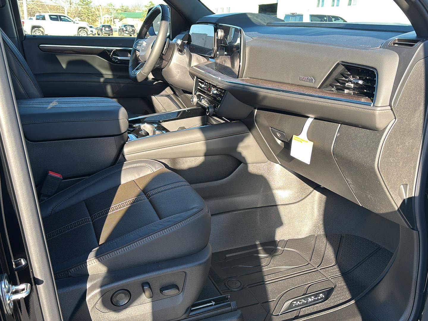 2026 Chevrolet Suburban High Country - Photo 28