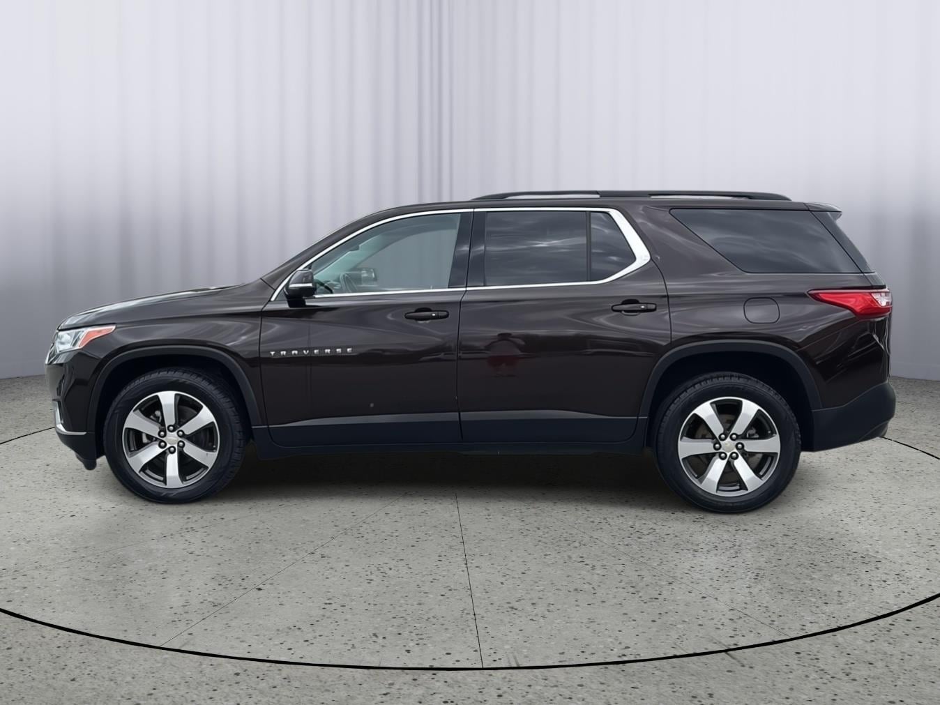 Used 2020 Chevrolet Traverse 3LT with VIN 1GNEVHKW1LJ111962 for sale in Chillicothe, MO