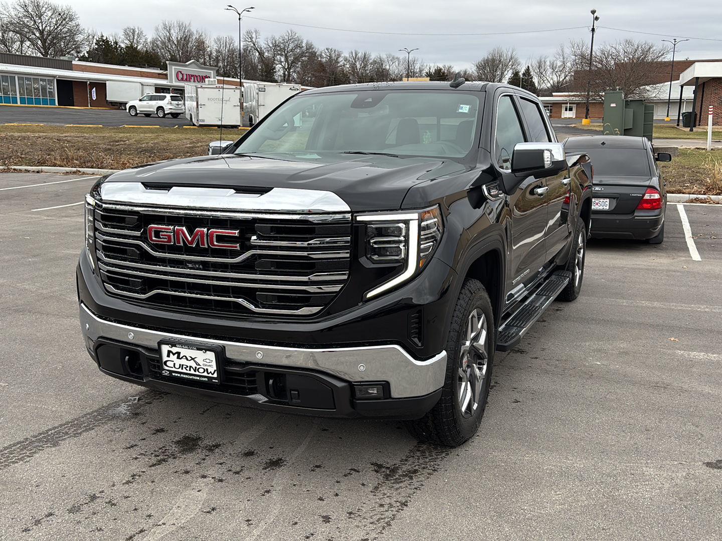 2026 GMC Sierra SLT's photo