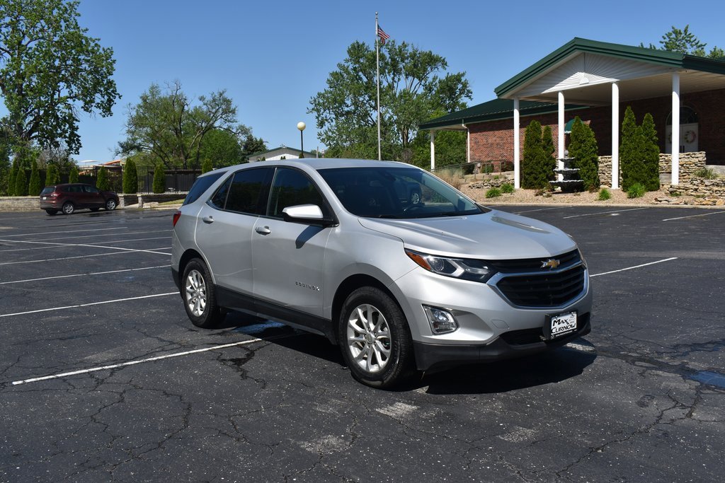 Used 2020 Chevrolet Equinox LT with VIN 2GNAXKEV1L6236353 for sale in Kansas City
