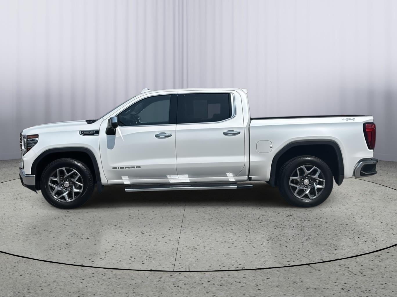 Used 2022 GMC Sierra 1500 SLT with VIN 1GTUUDED1NZ612056 for sale in Kansas City
