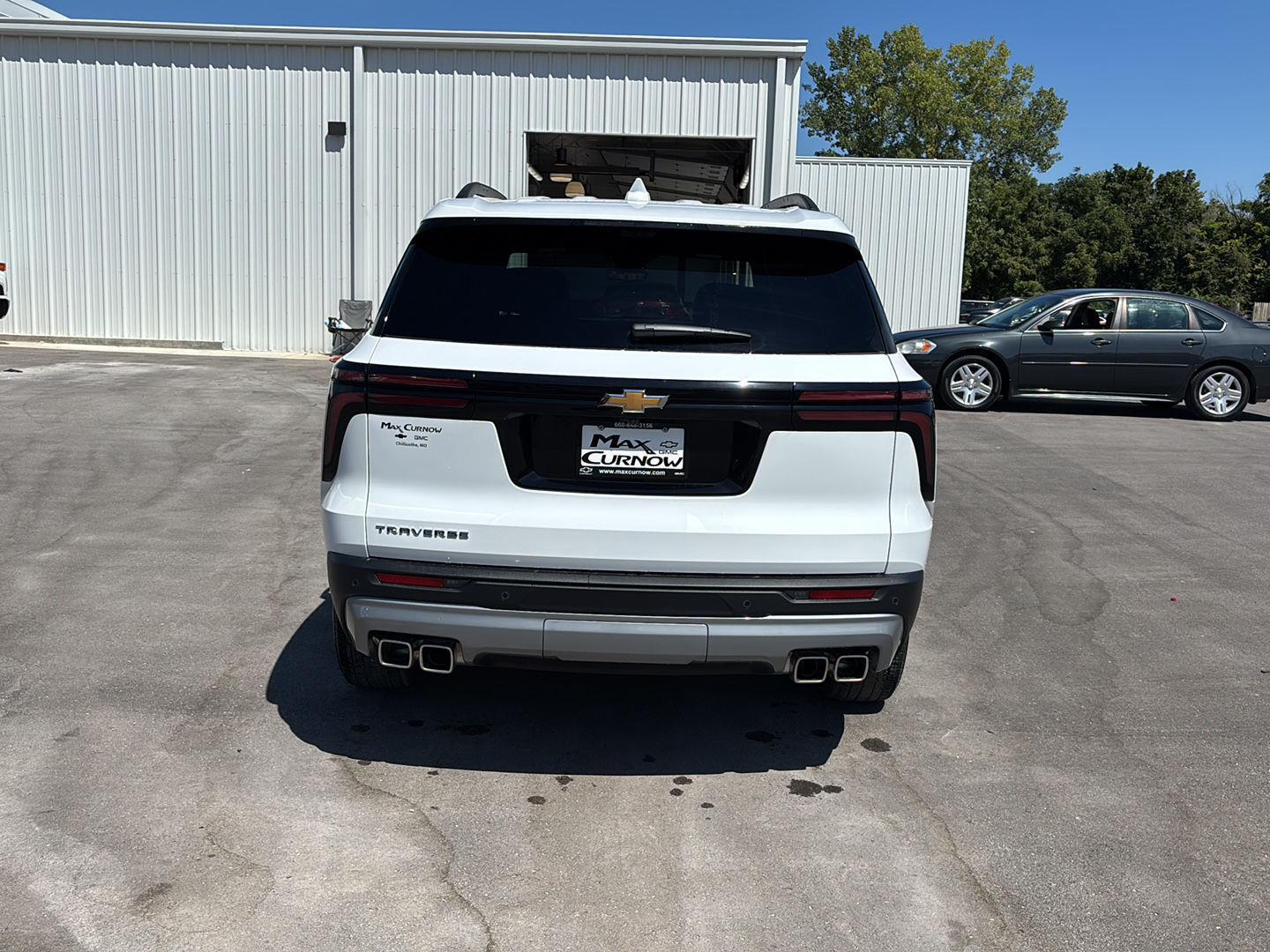 2026 Chevrolet Traverse photo 3