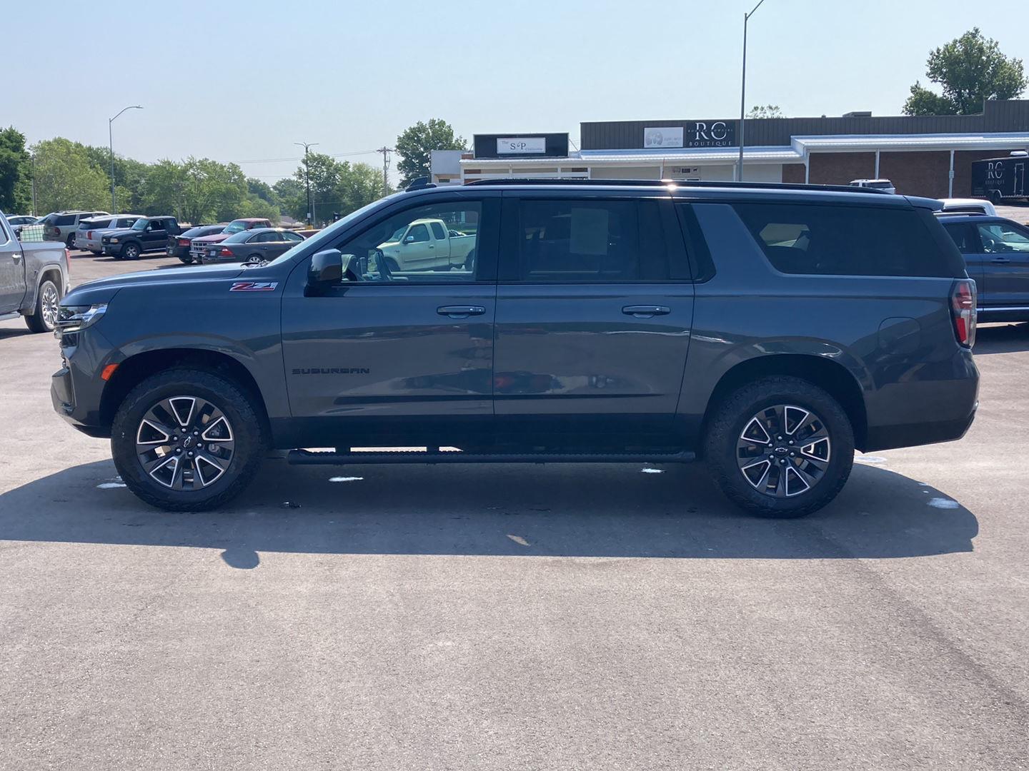 Used 2021 Chevrolet Suburban Z71 with VIN 1GNSKDKD5MR377863 for sale in Kansas City