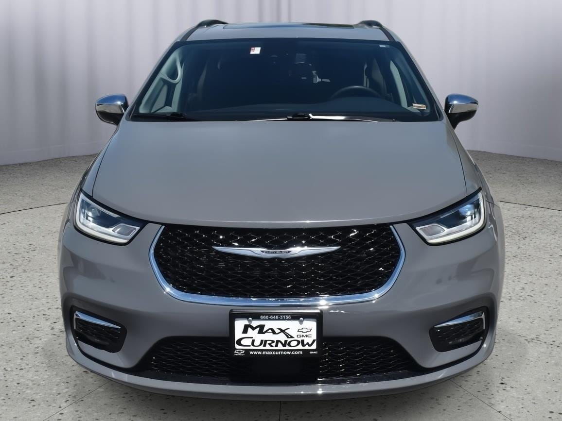 Used 2023 Chrysler Pacifica Limited with VIN 2C4RC1GG3PR552311 for sale in Kansas City