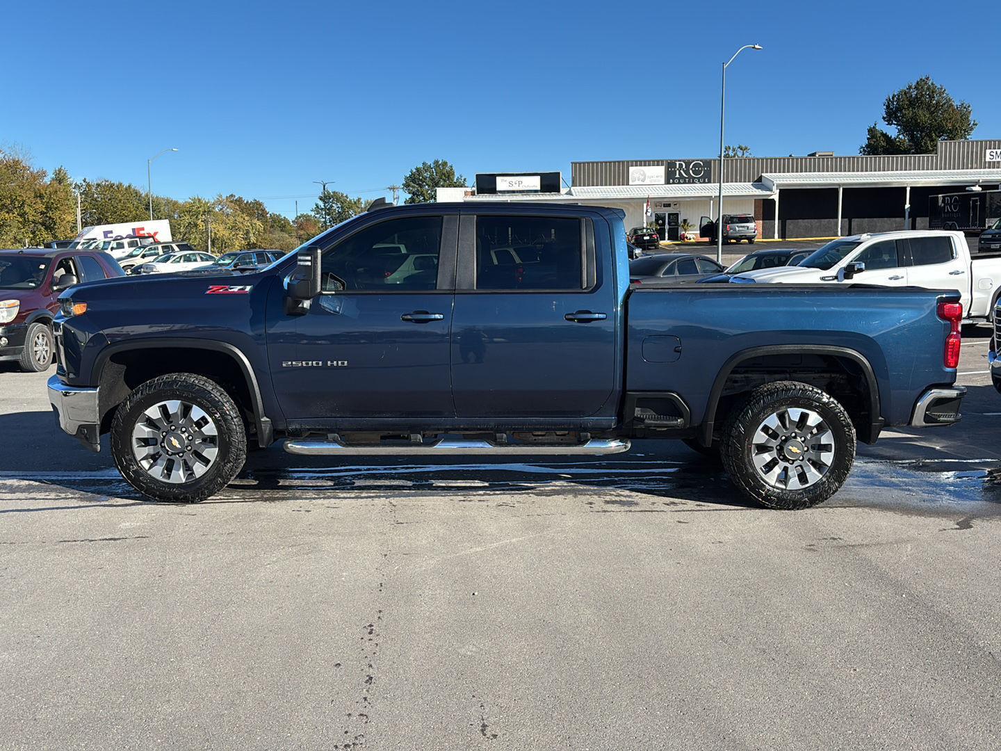Used 2021 Chevrolet Silverado 2500HD LT with VIN 1GC4YNEY0MF153924 for sale in Kansas City