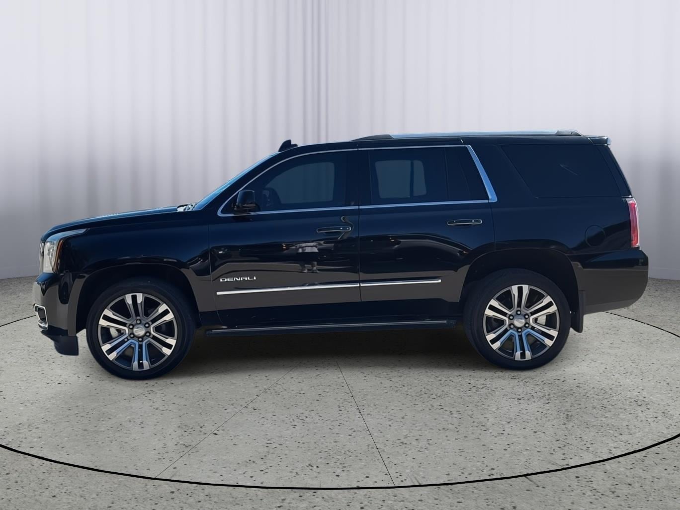 Used 2019 GMC Yukon Denali with VIN 1GKS2CKJ5KR171839 for sale in Kansas City