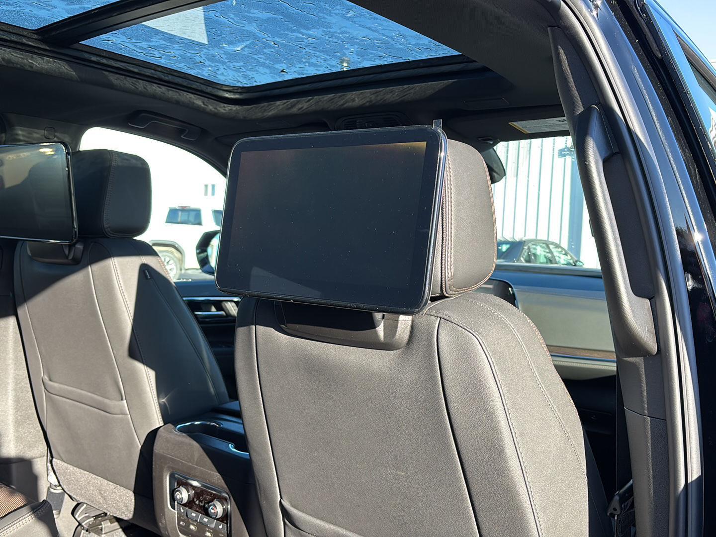 2026 Chevrolet Suburban High Country - Photo 25
