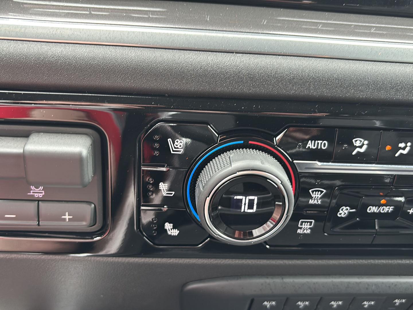 2026 Chevrolet Silverado 2500 HD High Country - Photo 33