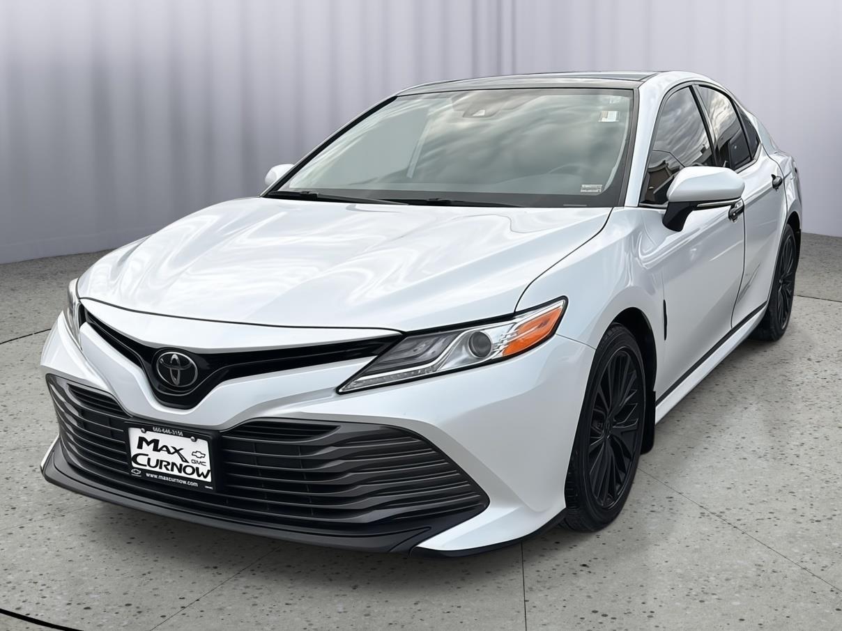 2020 Toyota Camry XLE's photo