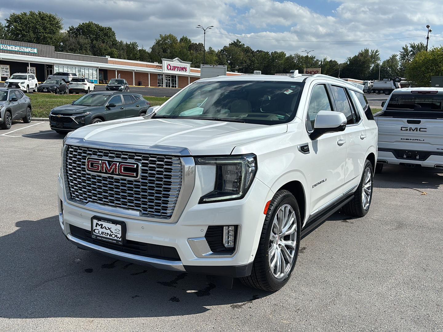 Used 2023 GMC Yukon Denali with VIN 1GKS2DKL1PR398119 for sale in Kansas City
