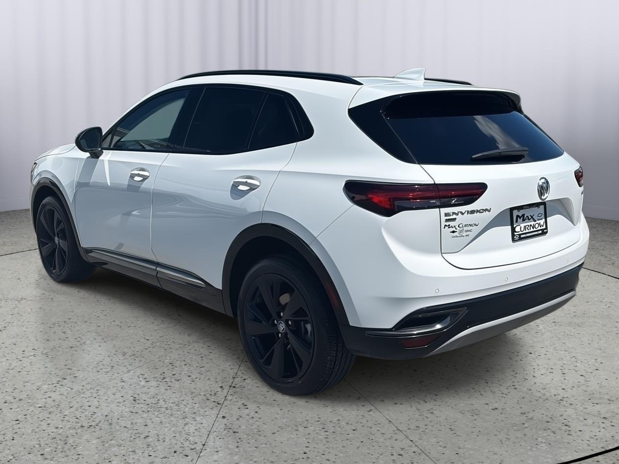 2023 Buick Envision Essence photo 3