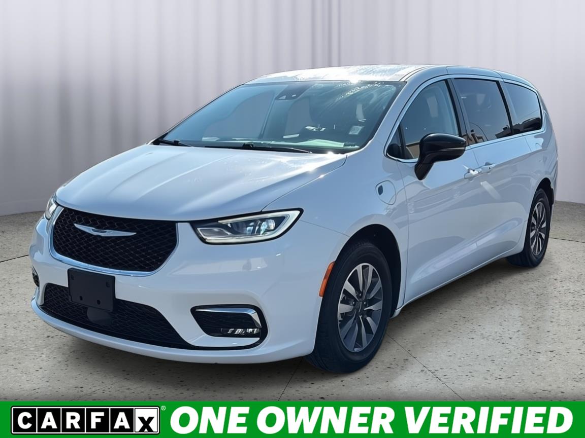 2024 Chrysler Pacifica PHEV