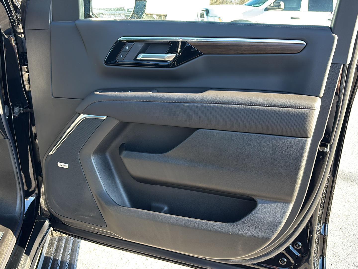 2026 Chevrolet Suburban High Country - Photo 27
