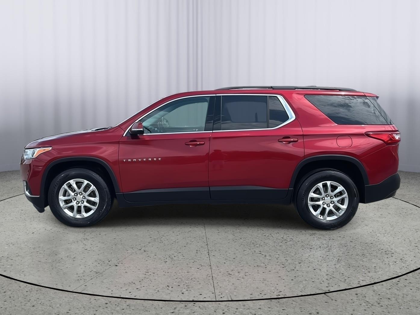 Used 2020 Chevrolet Traverse 3LT with VIN 1GNEVHKW6LJ154144 for sale in Kansas City