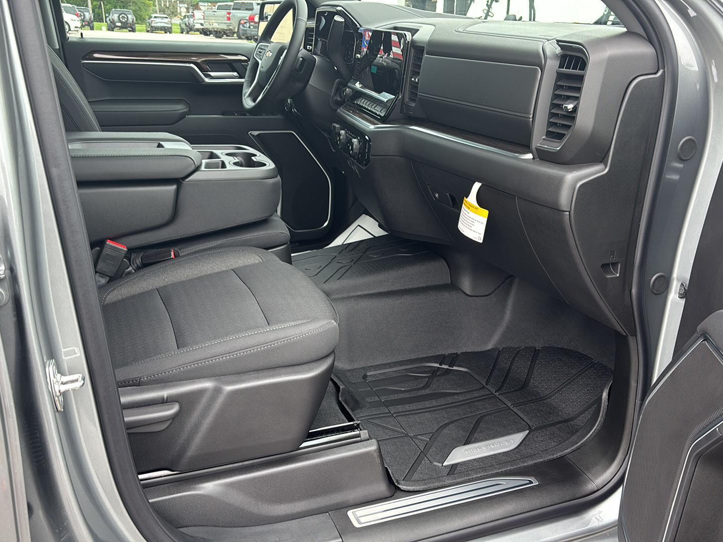 2025 Chevrolet Silverado 1500 LT - Photo 23