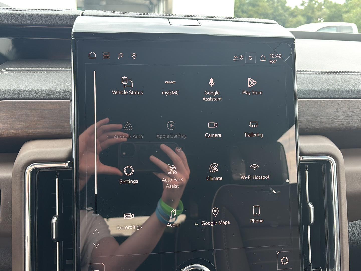 2026 GMC Yukon Denali Ultimate - Photo 35