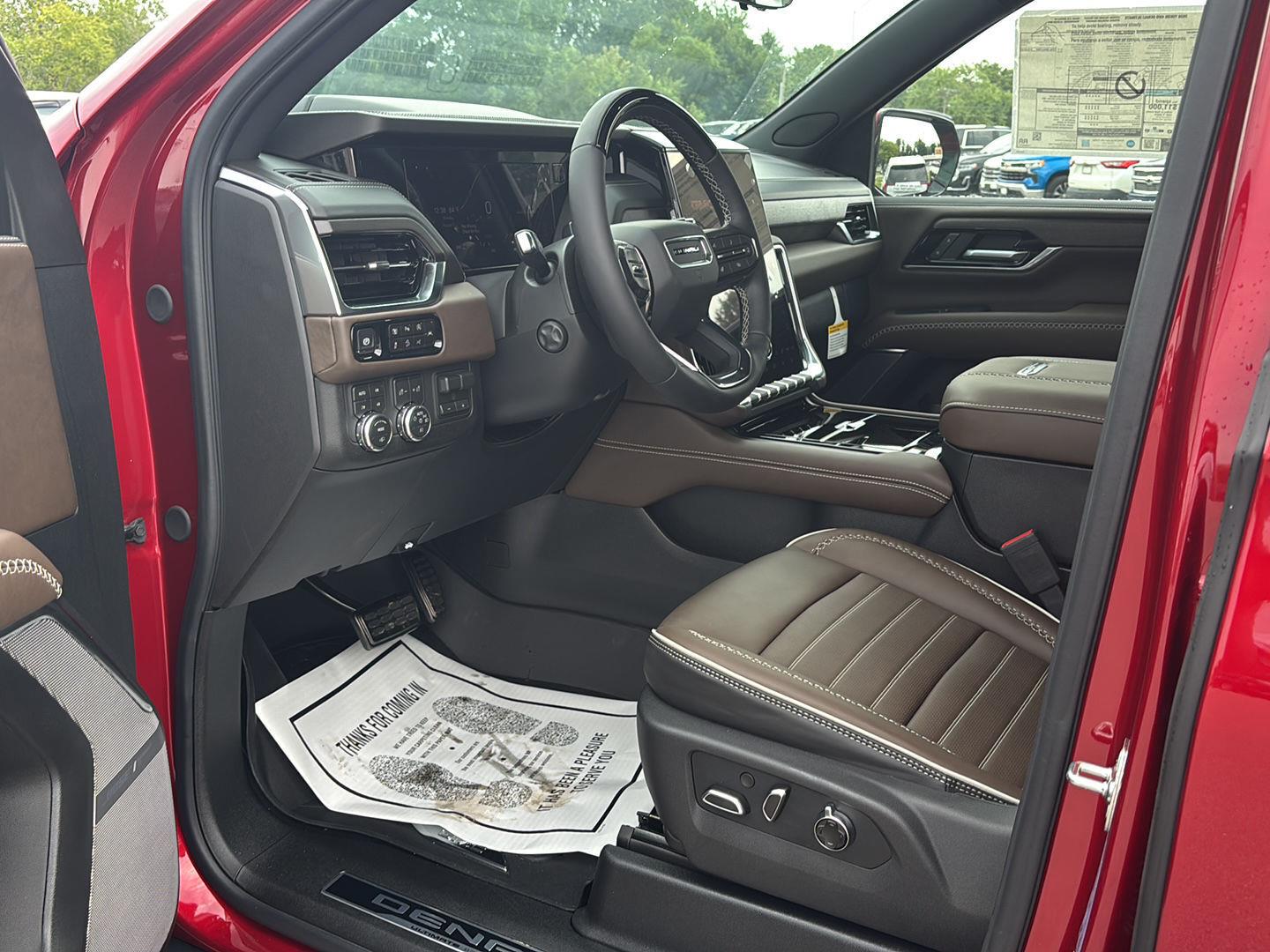 2026 GMC Yukon Denali Ultimate - Photo 16