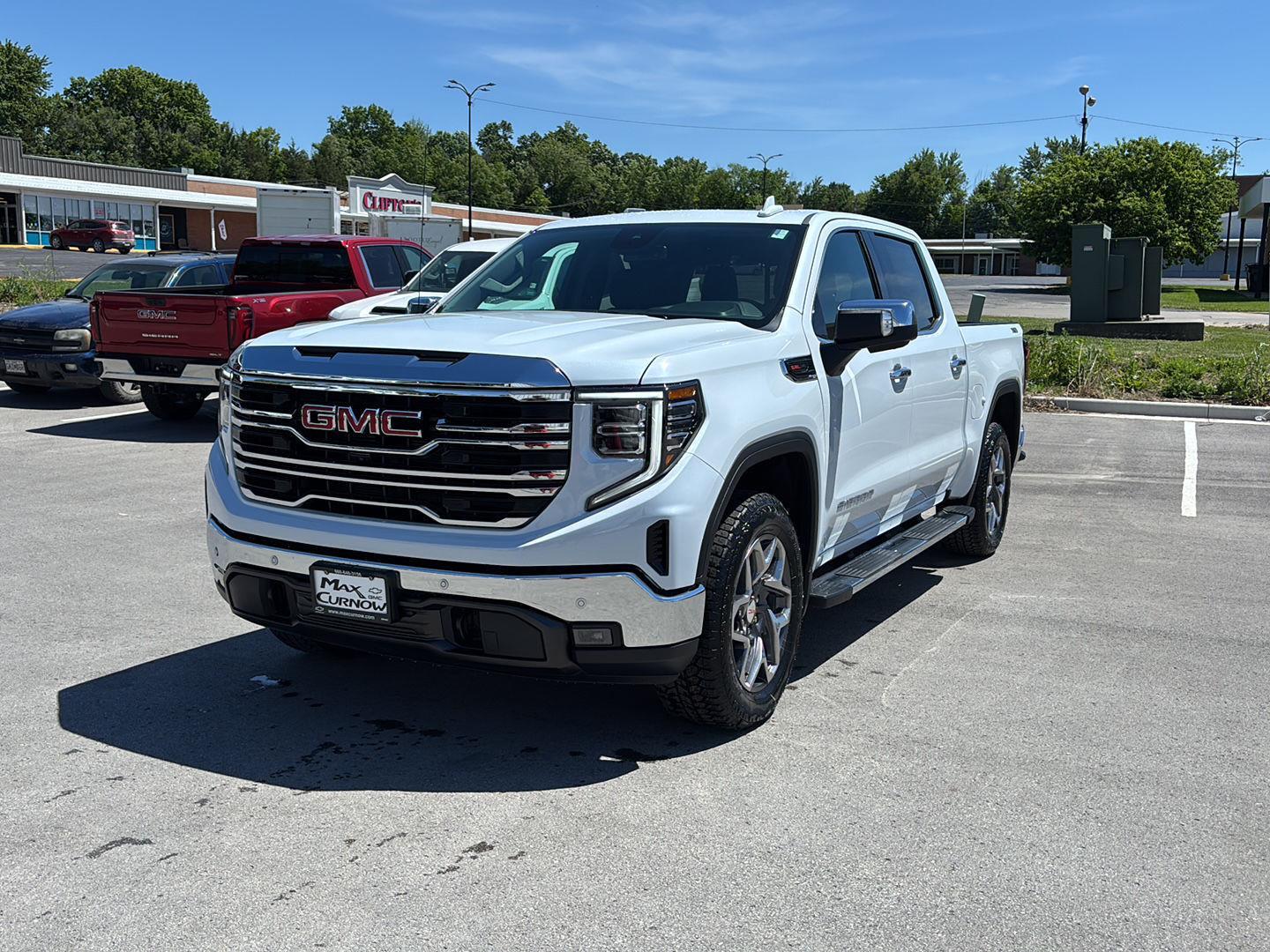2026 GMC Sierra 4WD Crew Cab Short Box SLT's photo
