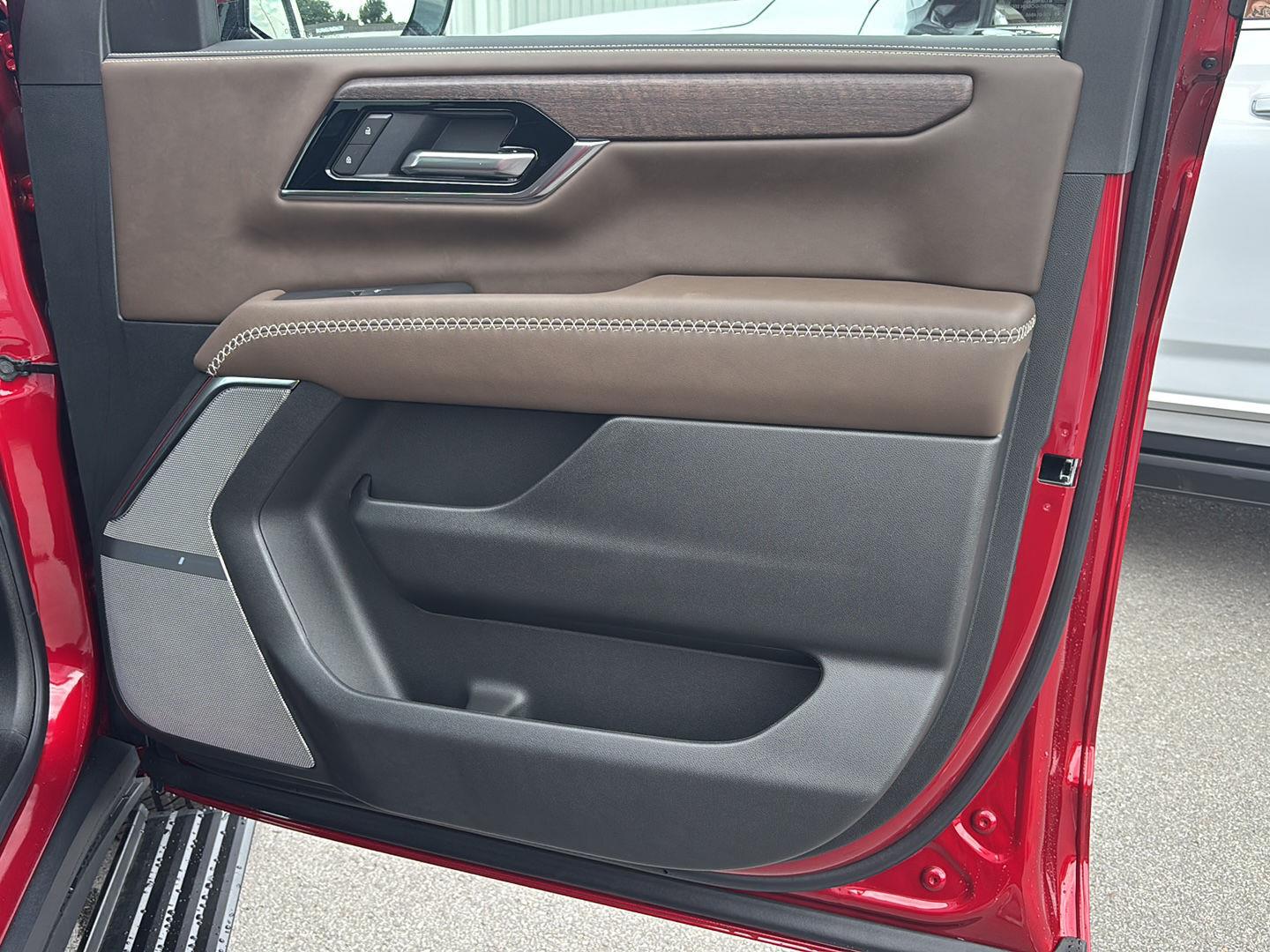 2026 GMC Yukon Denali Ultimate - Photo 30