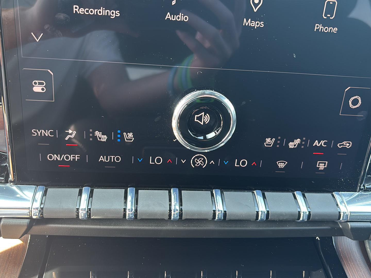 2026 GMC Yukon XL Denali - Photo 32
