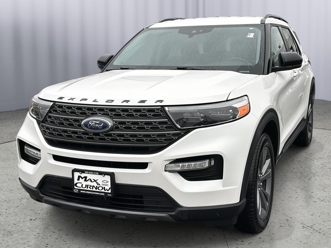 2023 Ford Explorer XLT 4WD's photo