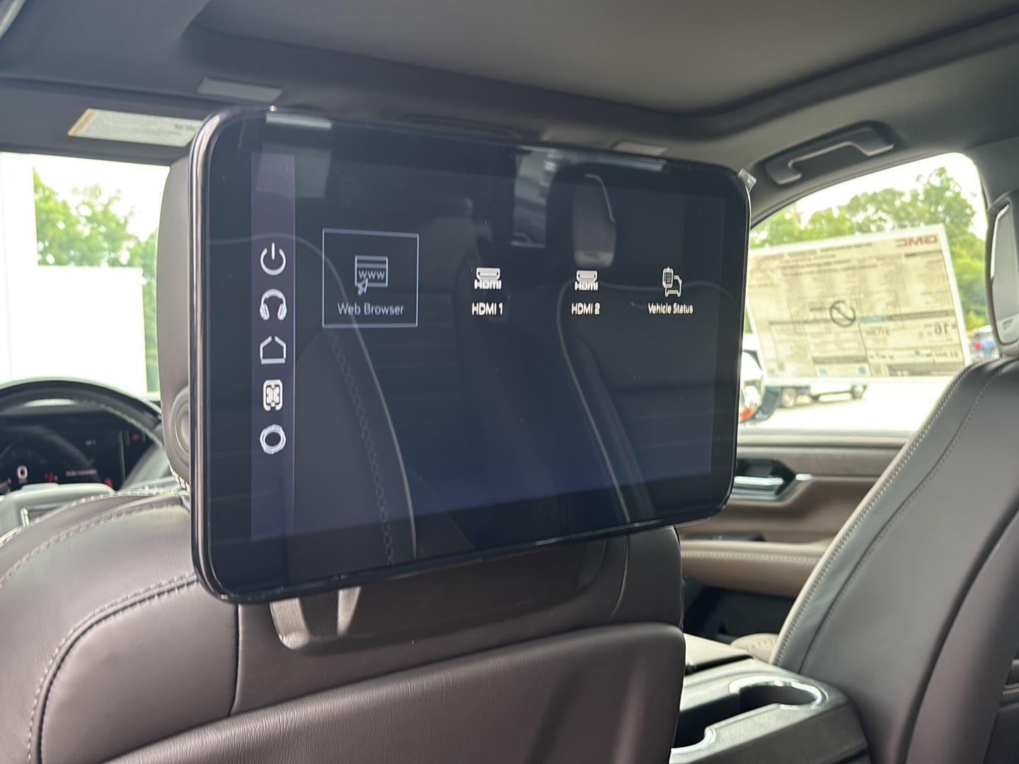 2026 GMC Yukon Denali Ultimate - Photo 22