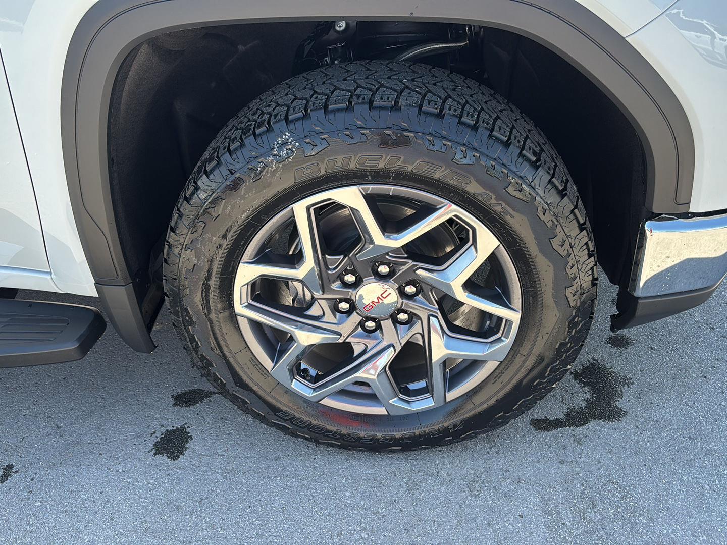 2026 GMC Sierra 1500 SLT - Photo 15