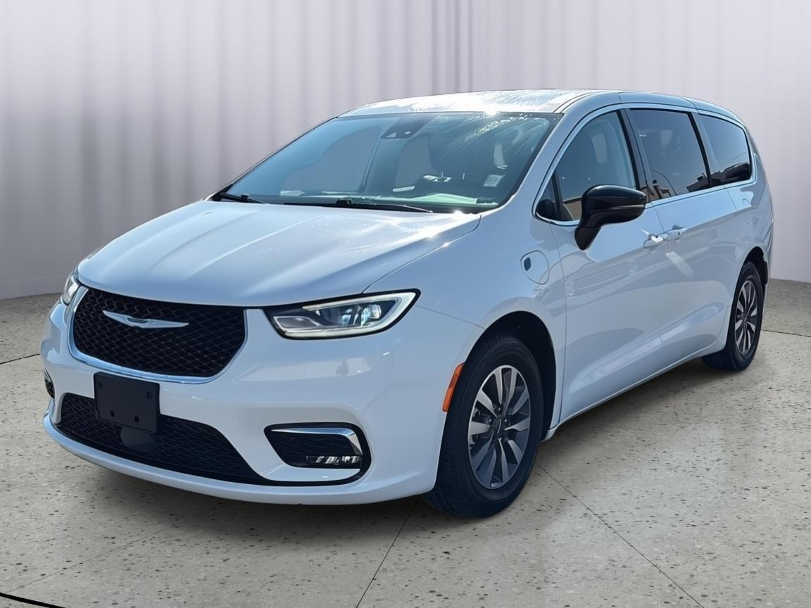 2024 Chrysler Pacifica PHEV