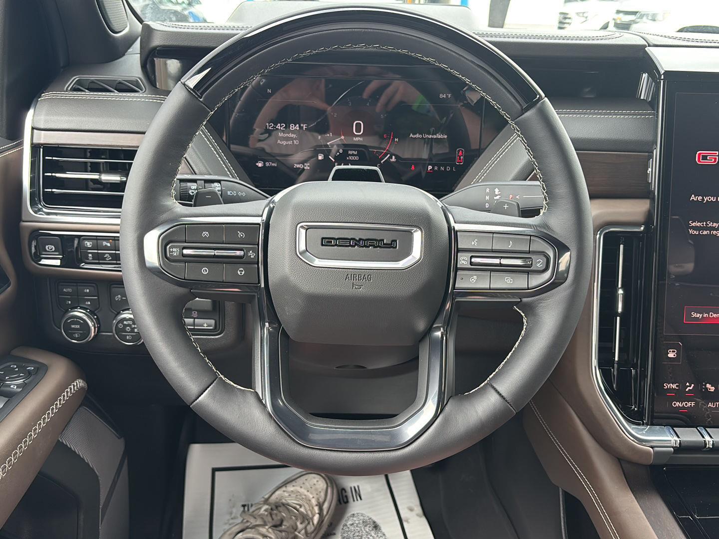 2026 GMC Yukon Denali Ultimate - Photo 33