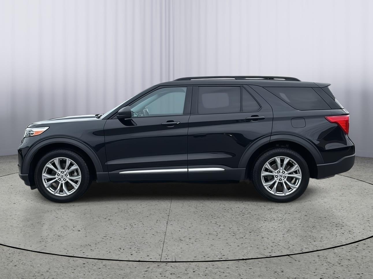 Used 2021 Ford Explorer XLT with VIN 1FMSK8DH5MGA29309 for sale in Kansas City