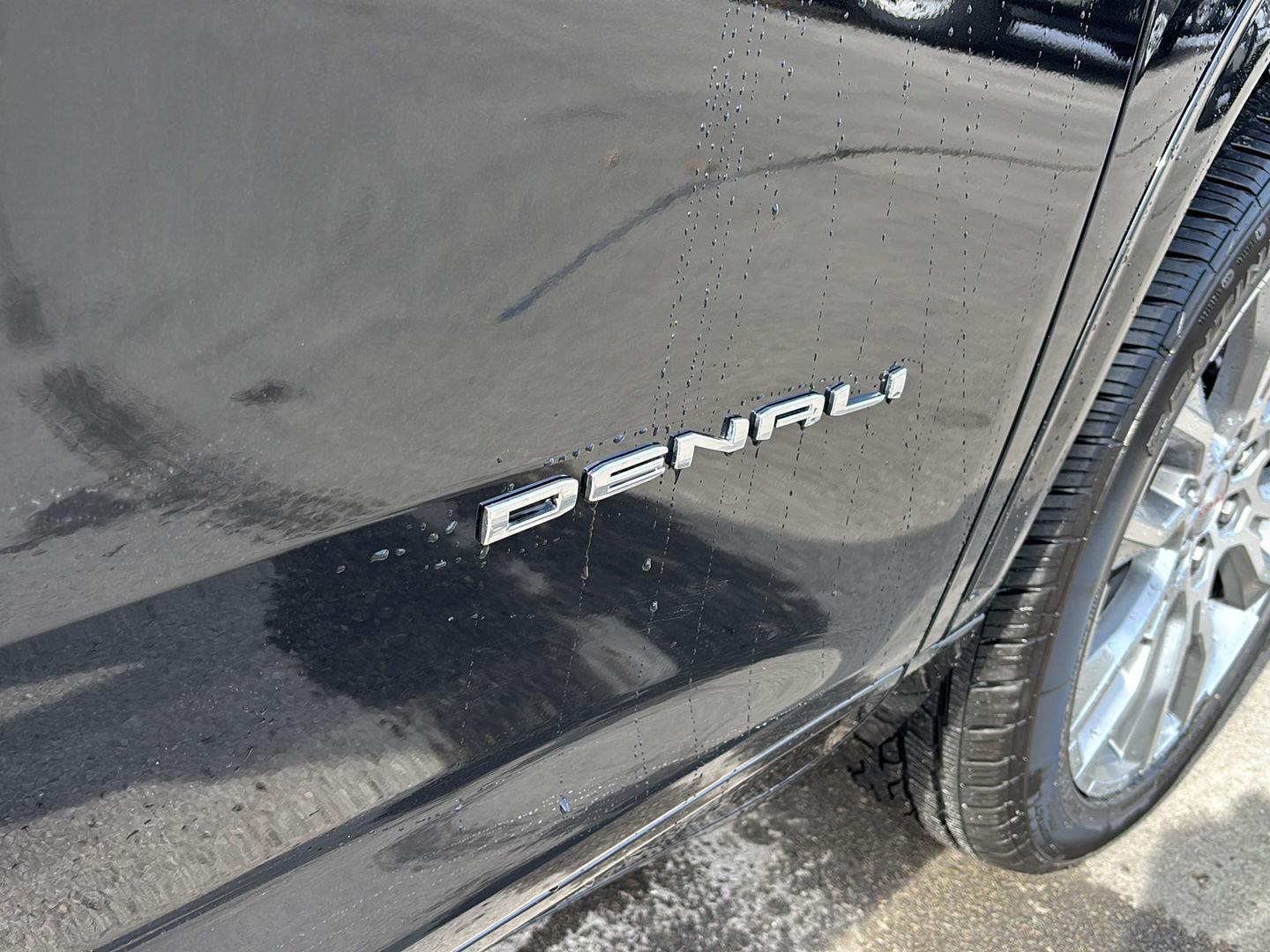 2026 GMC Acadia Denali - Photo 13