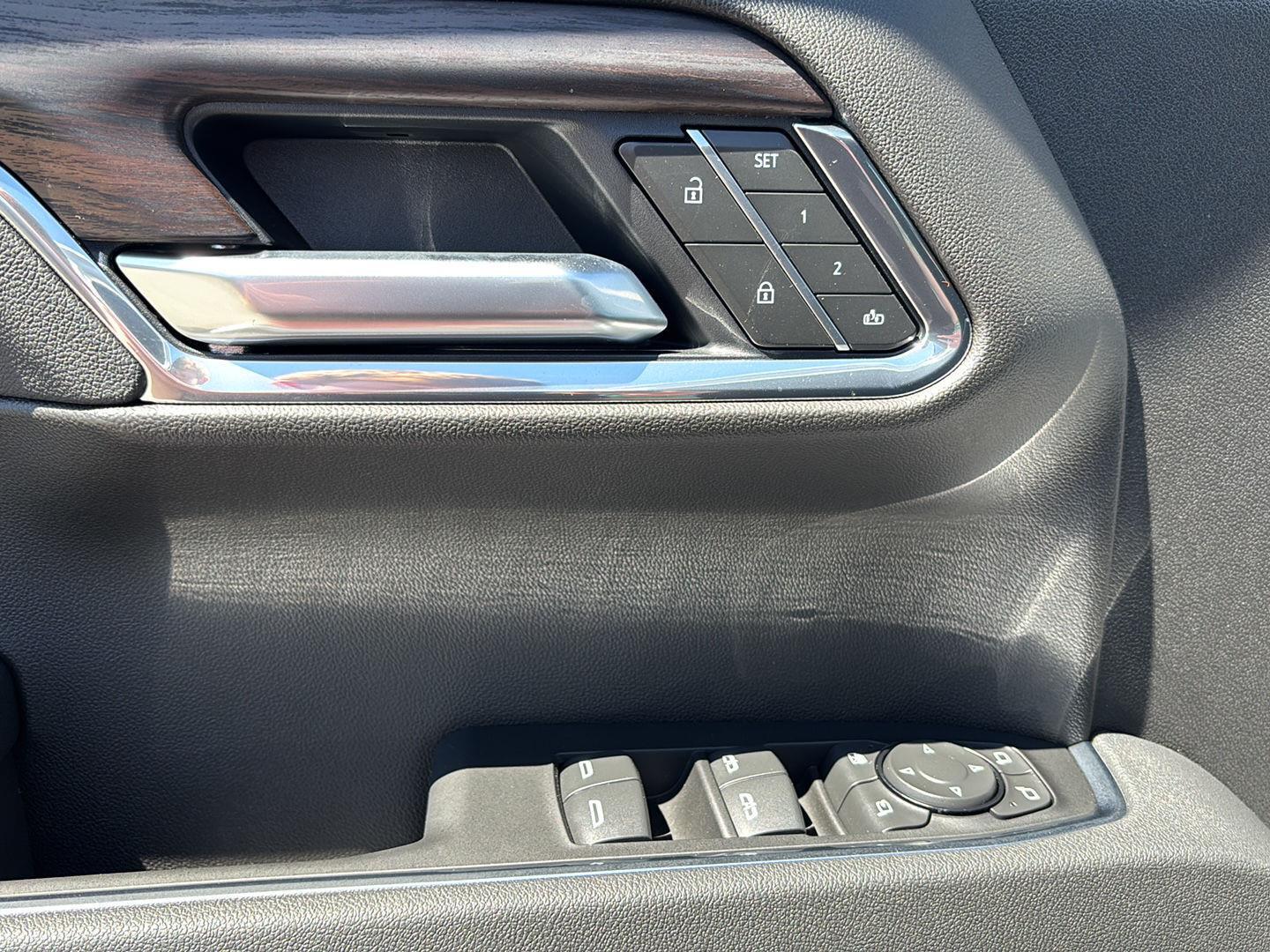 2026 GMC Sierra 1500 SLT - Photo 18