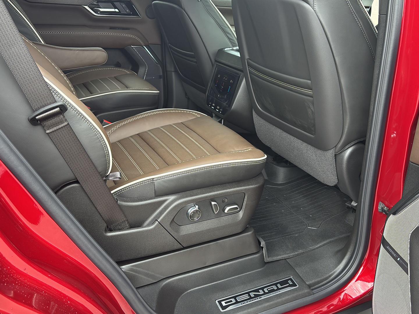 2026 GMC Yukon Denali Ultimate - Photo 26