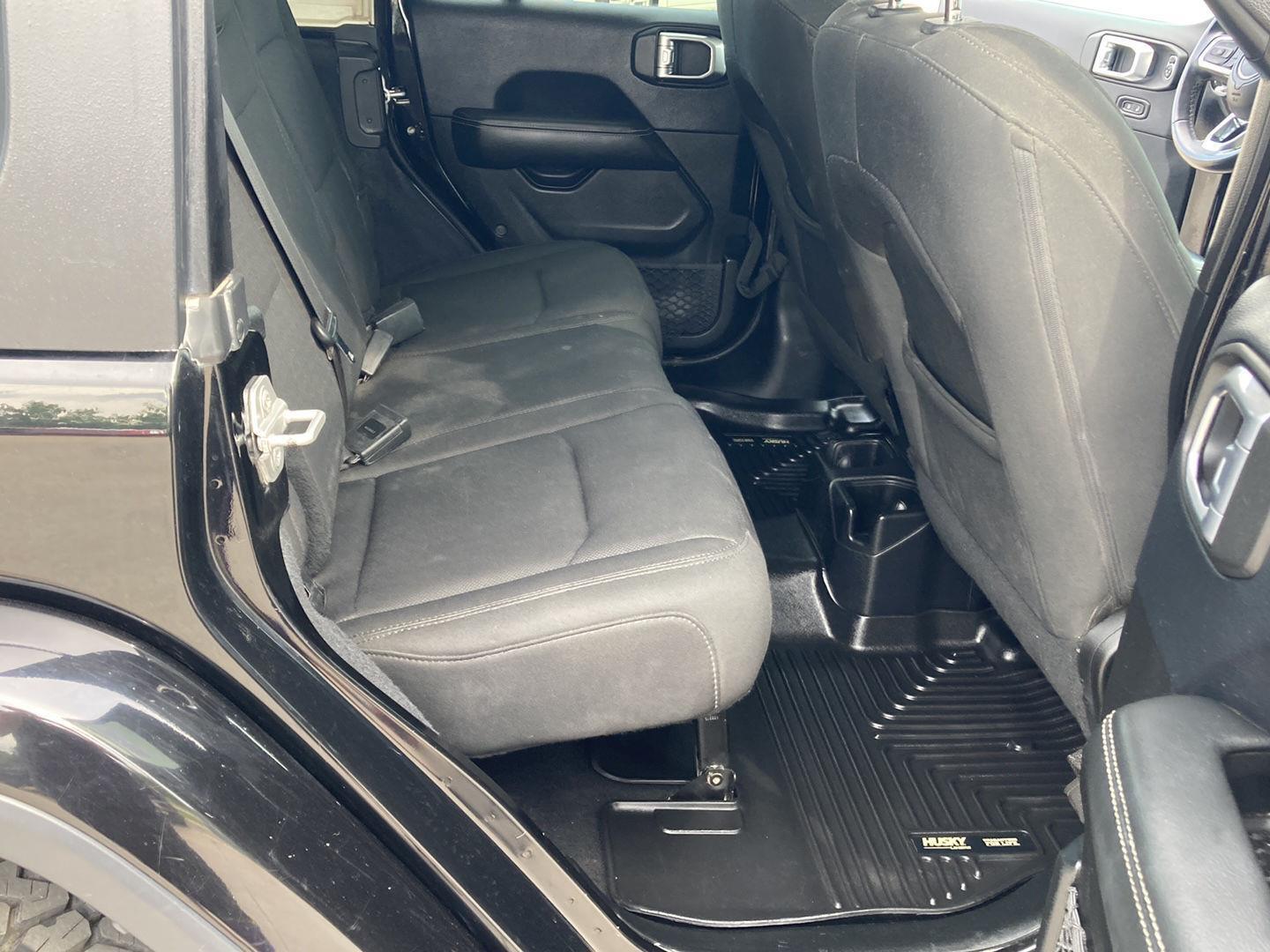 2019 Jeep Wrangler Unlimited Sahara - Photo 17