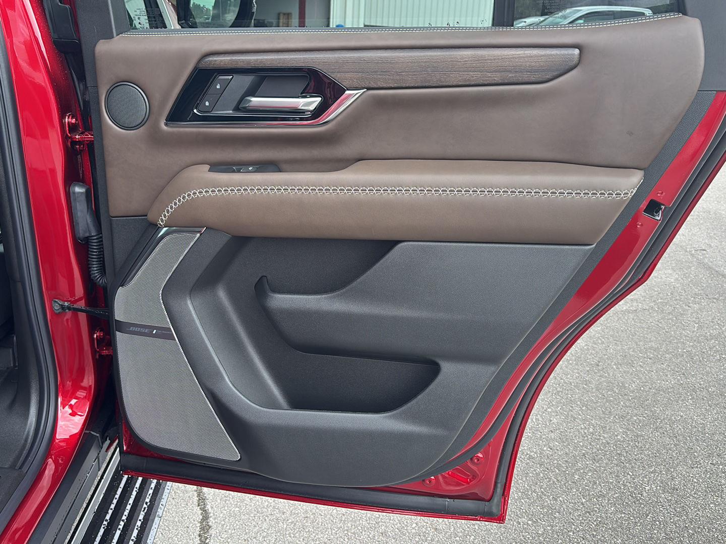 2026 GMC Yukon Denali Ultimate - Photo 25