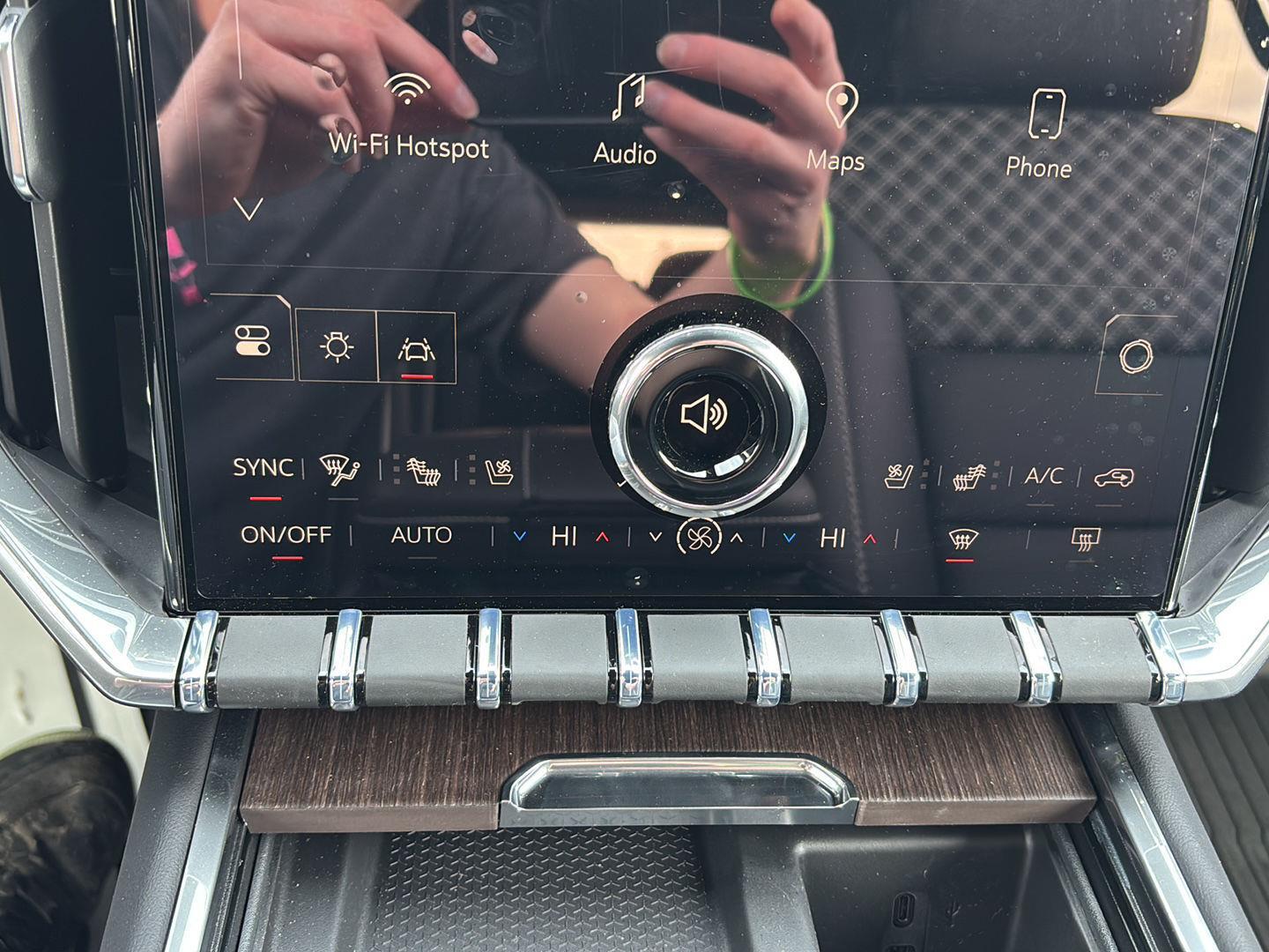 2026 GMC Acadia Denali - Photo 30
