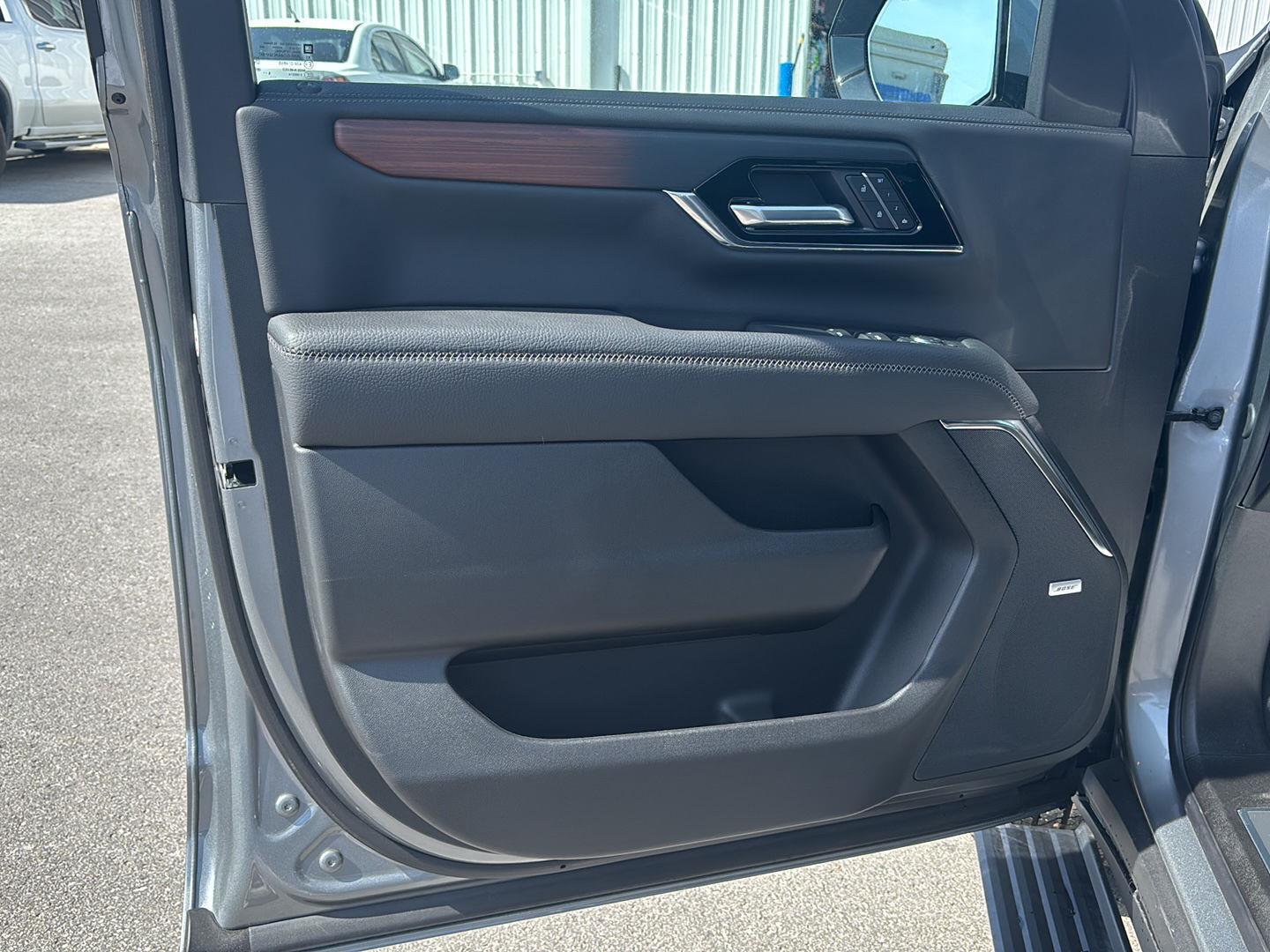 2026 GMC Yukon XL Denali - Photo 14