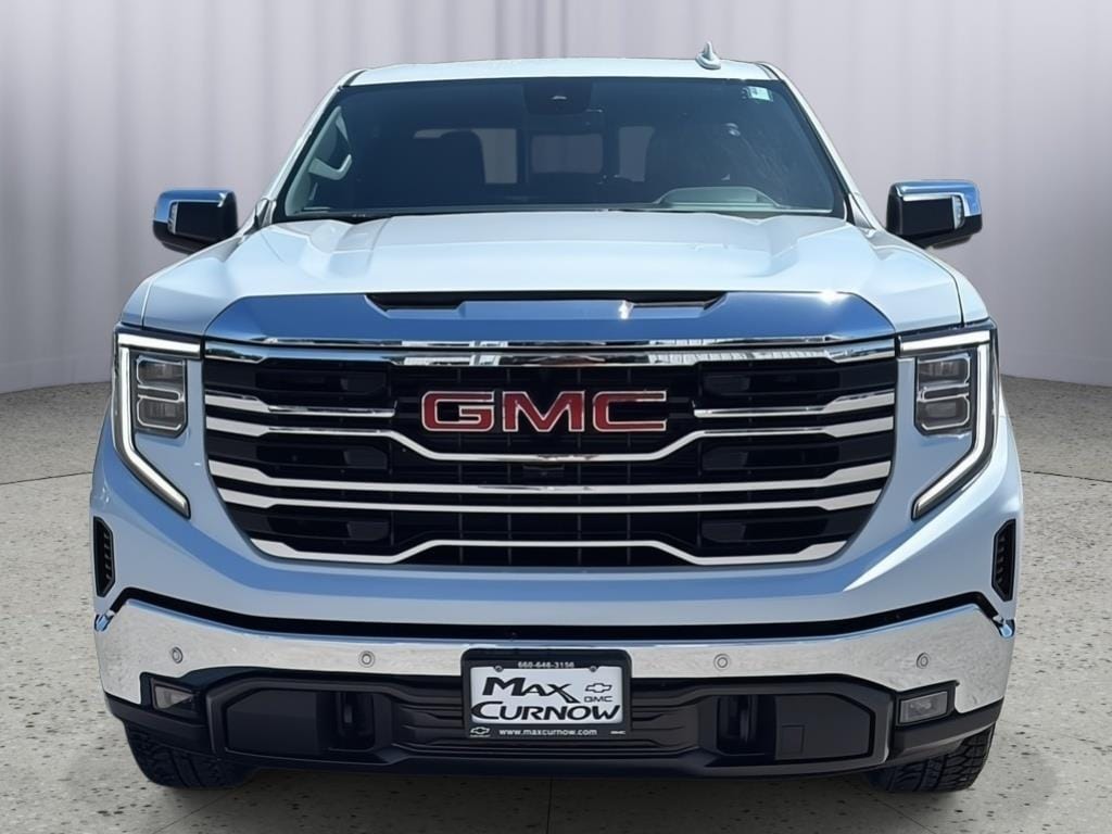 2026 GMC Sierra 1500 SLT - Photo 9