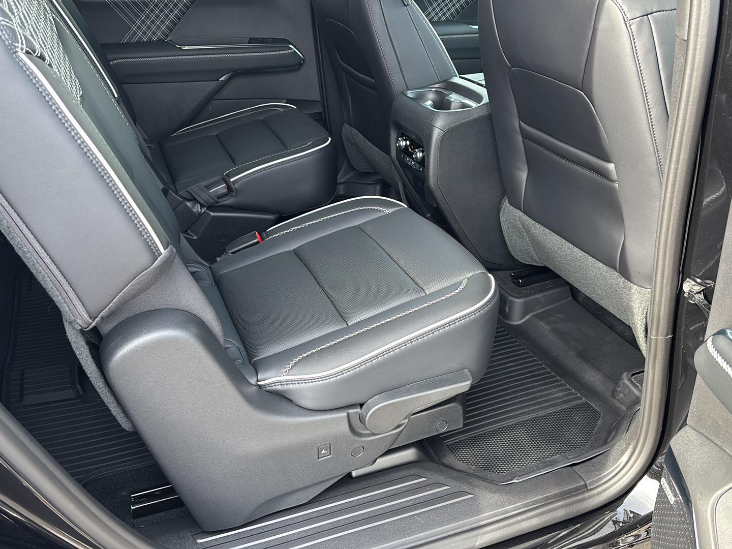 2026 GMC Acadia Denali - Photo 23