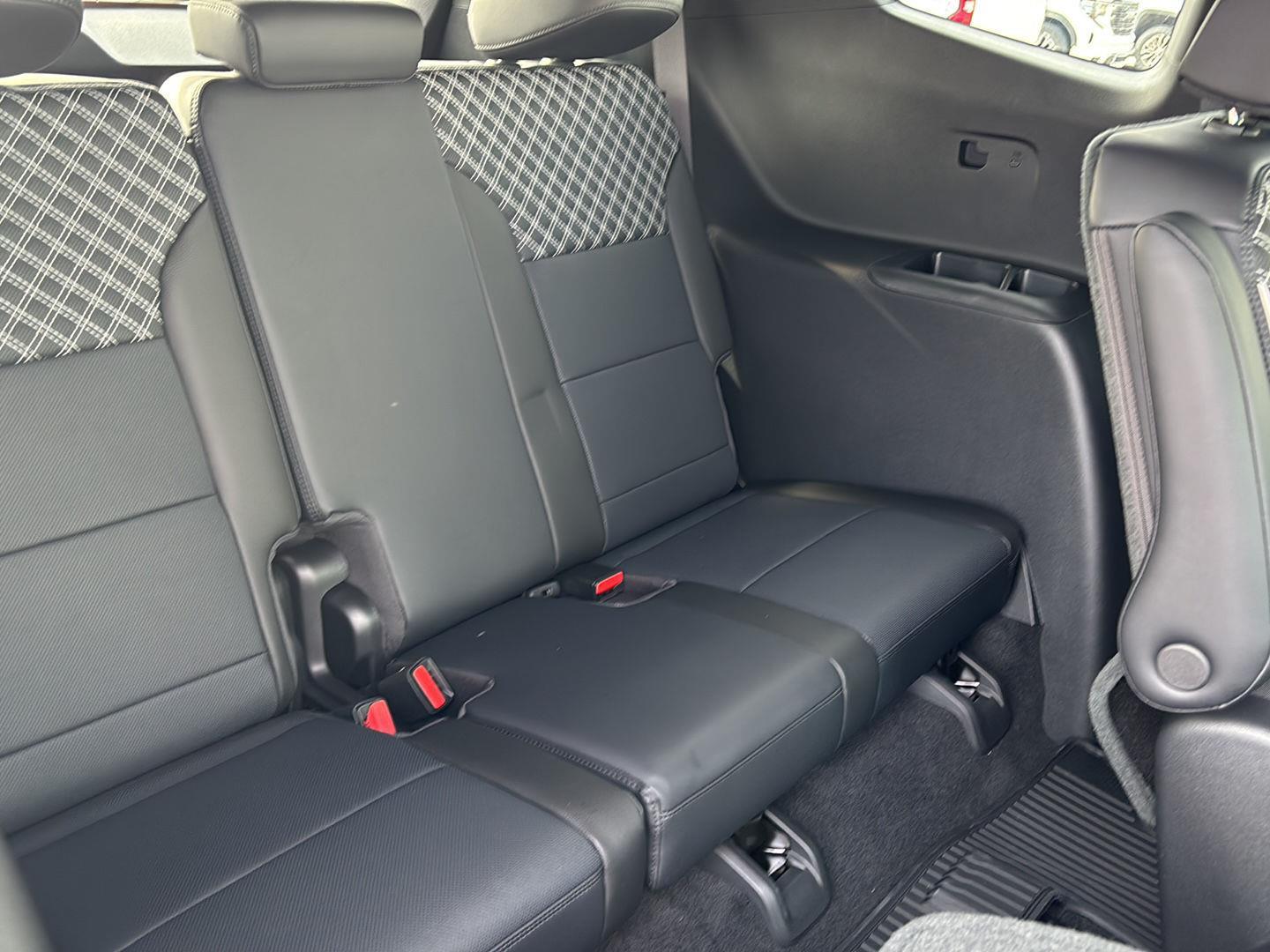 2026 GMC Acadia Denali - Photo 24