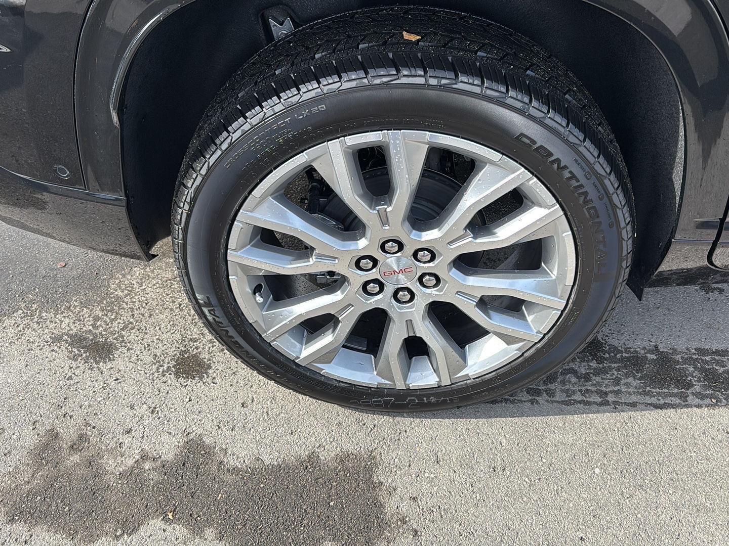 2026 GMC Acadia Denali - Photo 11
