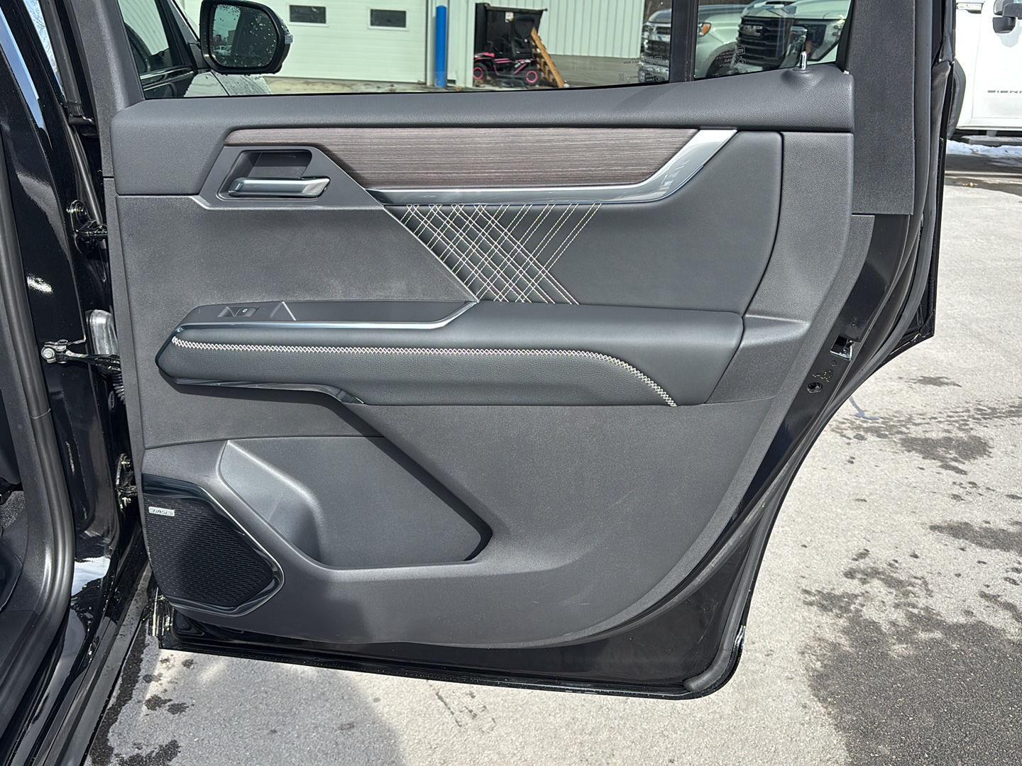 2026 GMC Acadia Denali - Photo 22