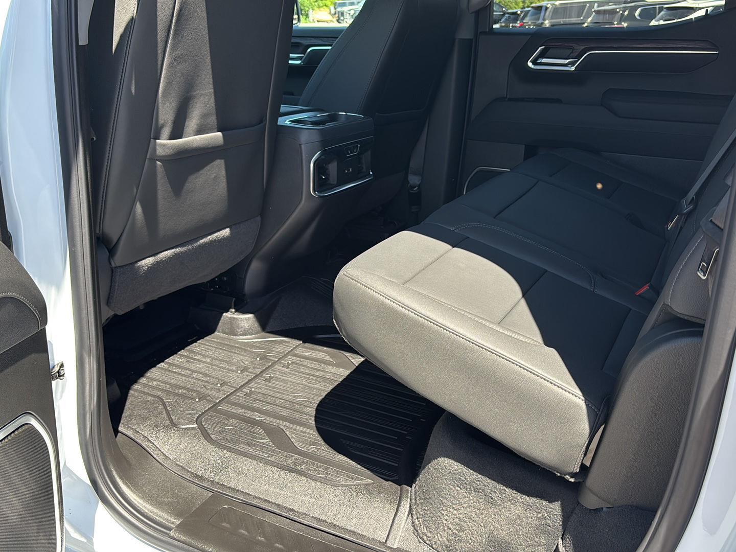 2026 GMC Sierra 1500 SLT - Photo 21
