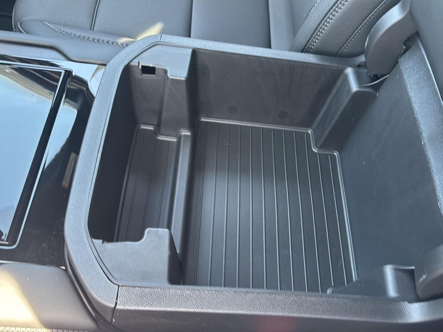 2026 GMC Yukon XL Denali - Photo 36