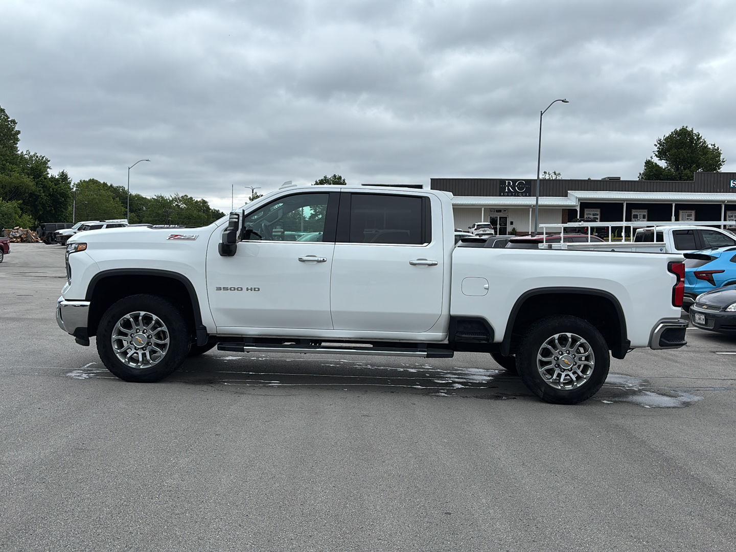 Used 2024 Chevrolet Silverado 3500HD LTZ with VIN 2GC4YUE74R1109859 for sale in Kansas City