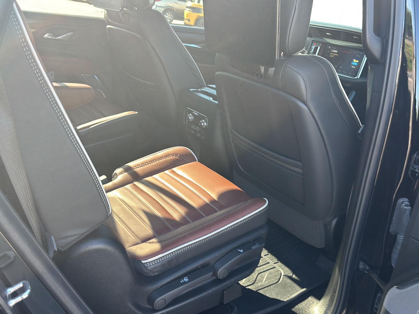 2024 GMC Yukon Denali Ultimate - Photo 23