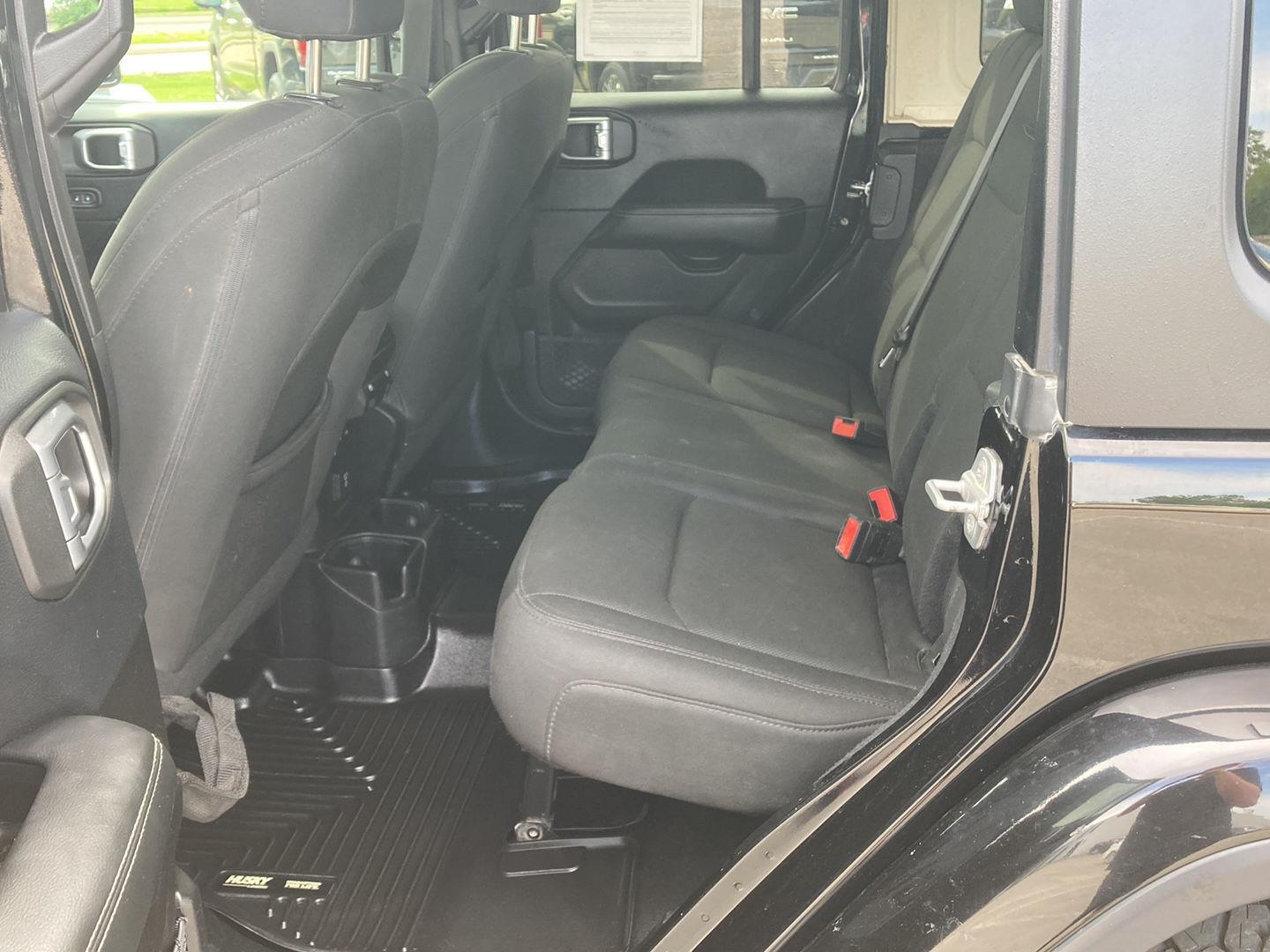 2019 Jeep Wrangler Unlimited Sahara - Photo 13