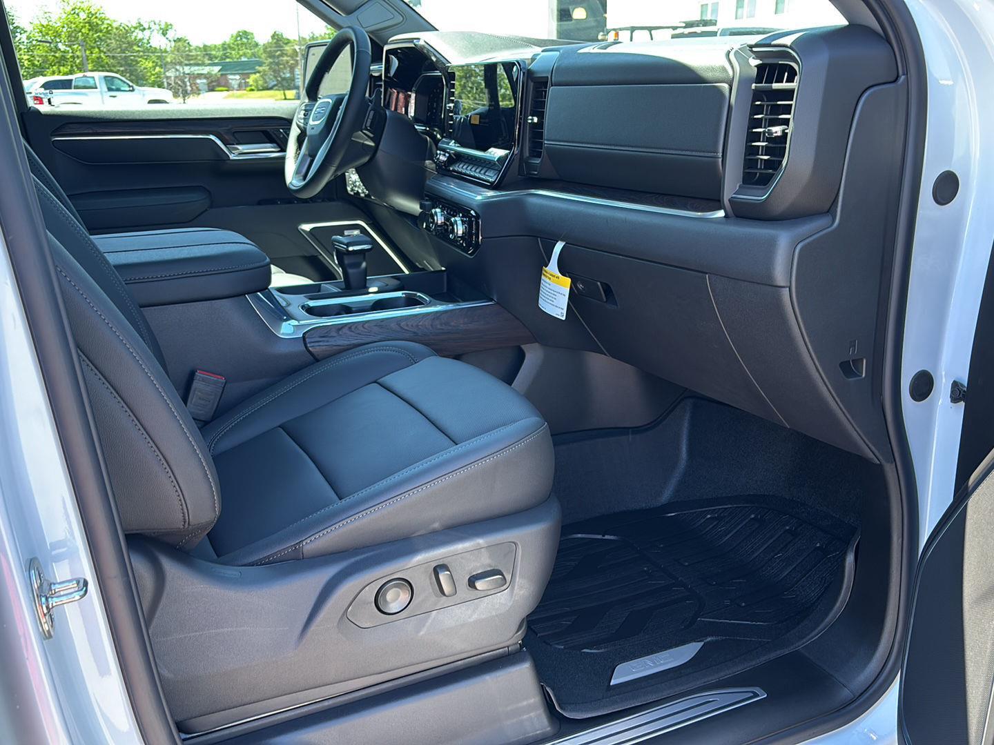 2026 GMC Sierra 1500 SLT - Photo 26