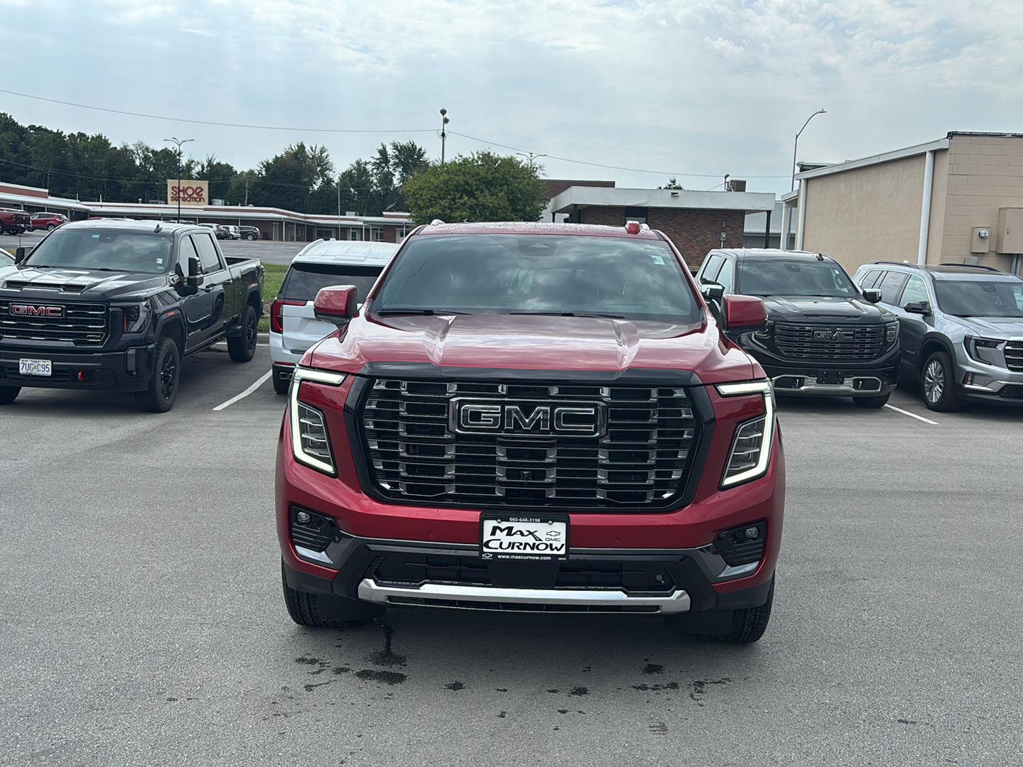 2026 GMC Yukon Denali Ultimate - Photo 8