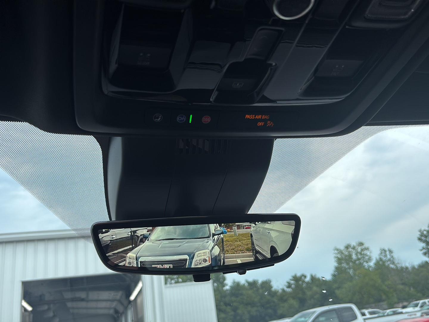 2026 GMC Yukon Denali Ultimate - Photo 39